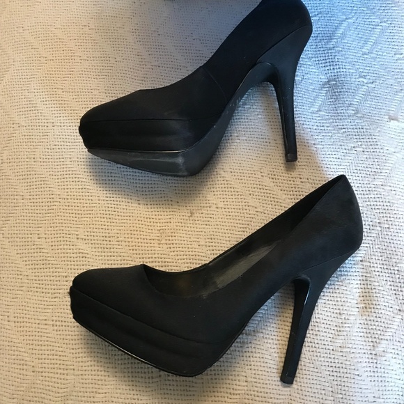 5 inch Satin Material Heels - size 9, Colin Stuart - Picture 2 of 9